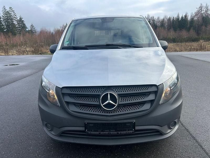 Gebraucht Mercedes Vito 136 PS (100 kW) 2023 Silber Van