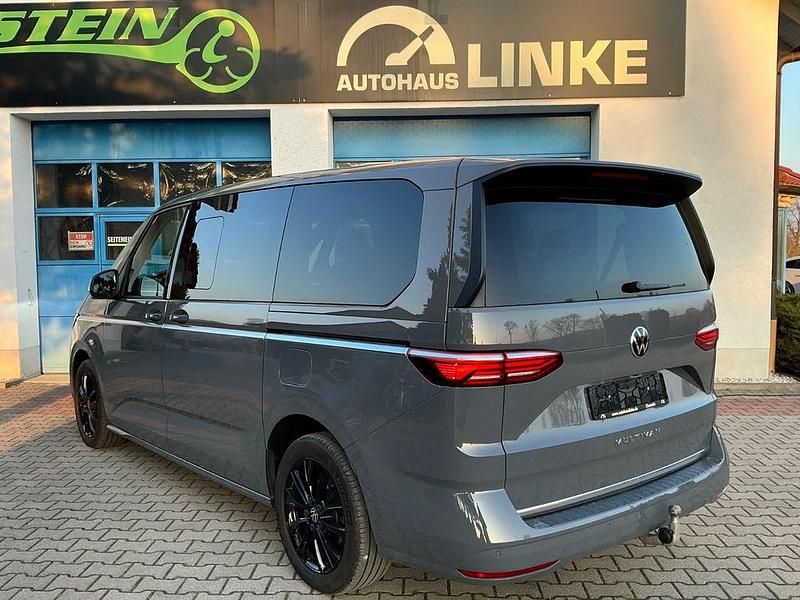 Gebraucht VW Multivan Style 150 PS (110 kW) 2024 Pure grey Van