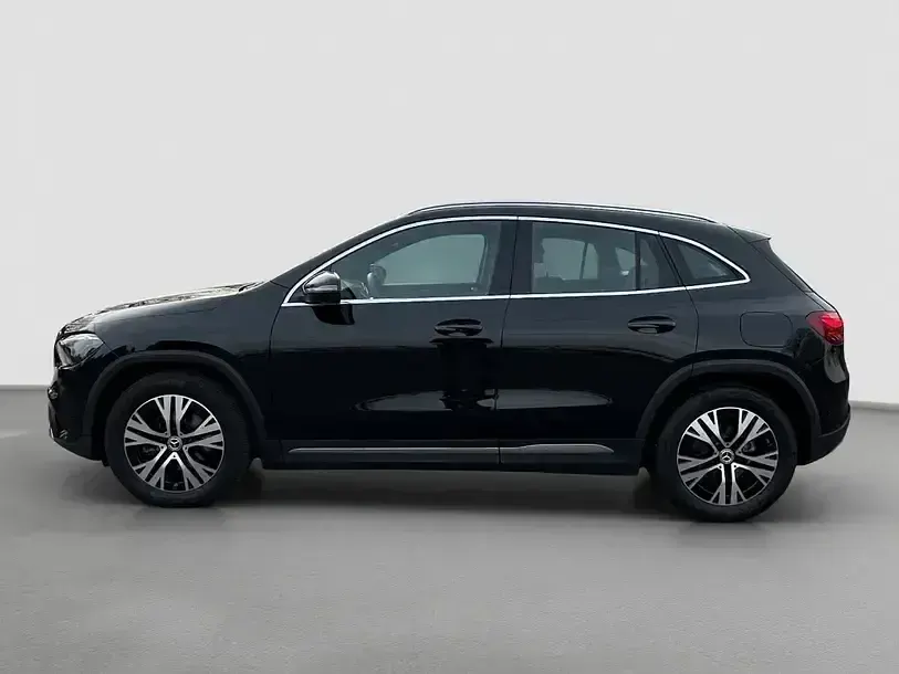 Gebraucht Mercedes GLA200 Progressive 150 PS (110 kW) 2025 Metalliclack kosmosschwarz (metallic) SUV