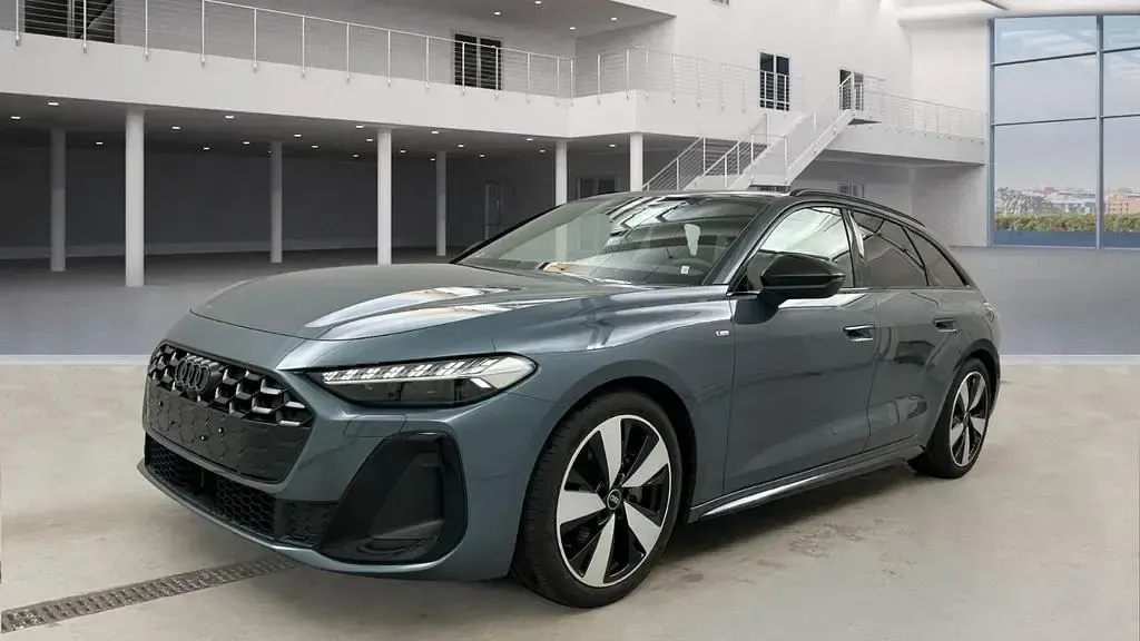 Second-hand Audi A5 S-line plus 204 CP (150 kW) 2025 Albastru Break