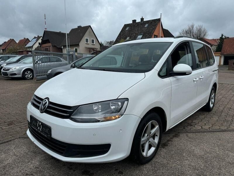 Weiß Gebraucht 2014 VW Sharan Trendline Van / Kleinbus | 5.990 € (Fairer Preis) - Bild 1/4