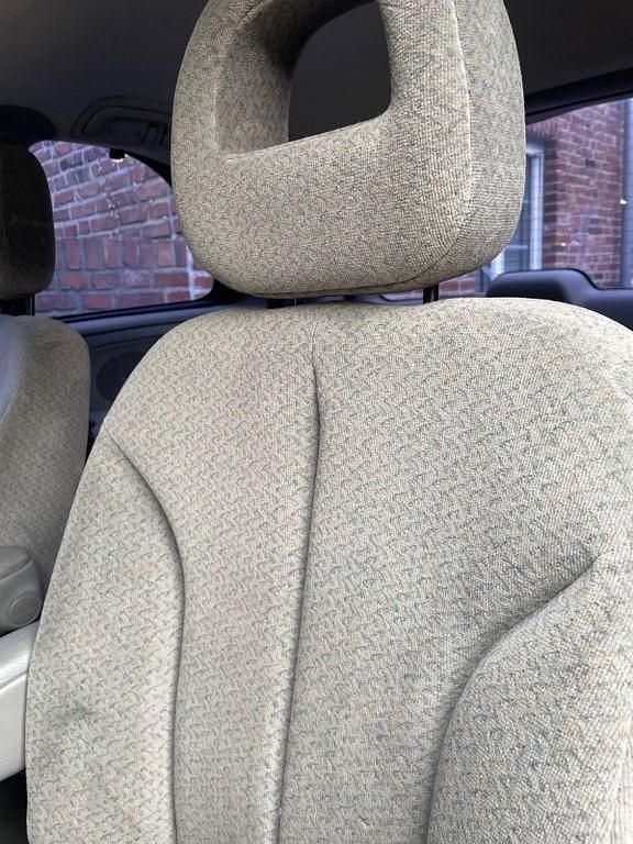 Gebraucht Chrysler Voyager 147 PS (108 kW) 2002 Silber Van / Kleinbus