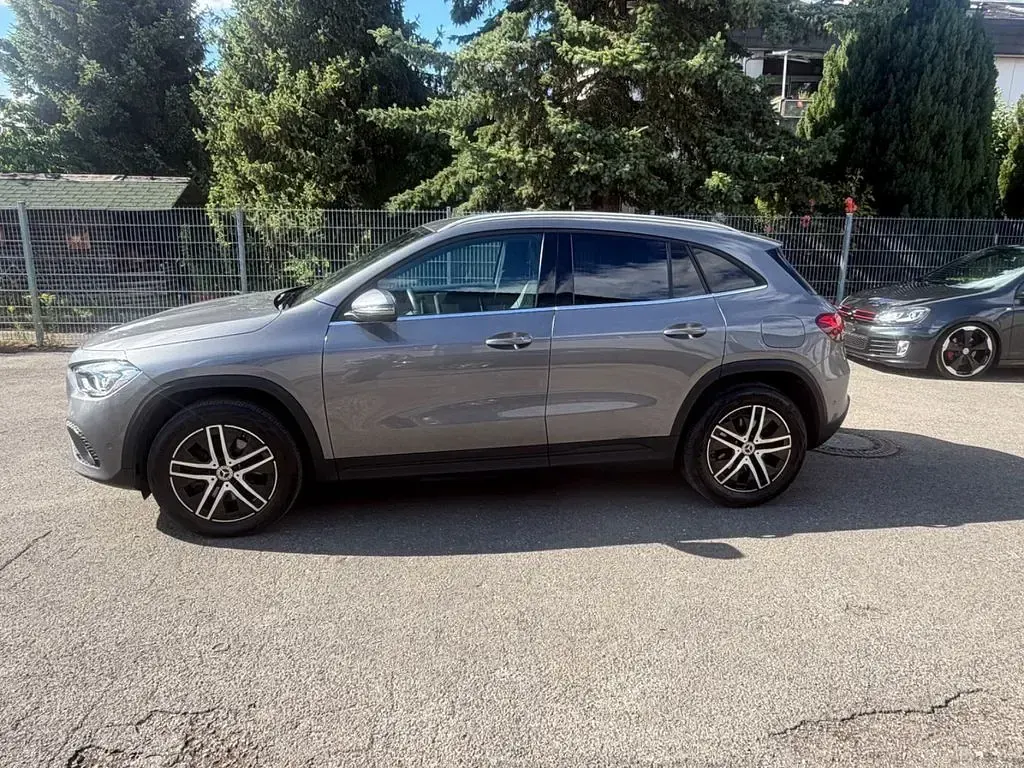 Gebraucht Mercedes GLA220 190 PS (139 kW) 2023 Grau SUV
