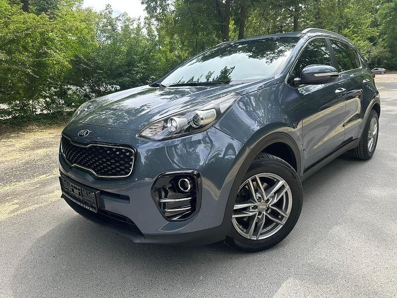 Blau Gebraucht 2018 Kia Sportage DREAM-TEAM Edition SUV | 13.790 € (Fairer Preis) - Bild 1/4