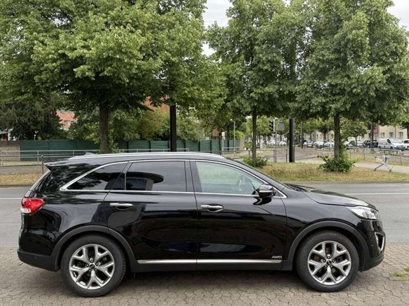 Schwarz Gebraucht 2015 Kia Sorento Platinum SUV | 17.990 € (Fairer Preis) - Bild 1/1