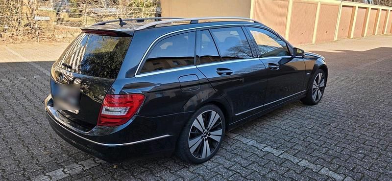 Gebraucht Mercedes C220 170 PS (125 kW) 2011 Grau Kombi