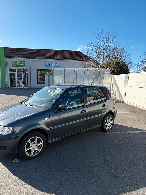 Gebraucht VW Polo 60 PS (44 kW) 2001 Grau Kleinwagen