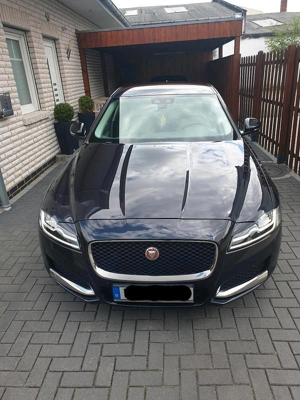 Gebraucht Jaguar XF 180 PS (132 kW) 2016 Schwarz Limousine