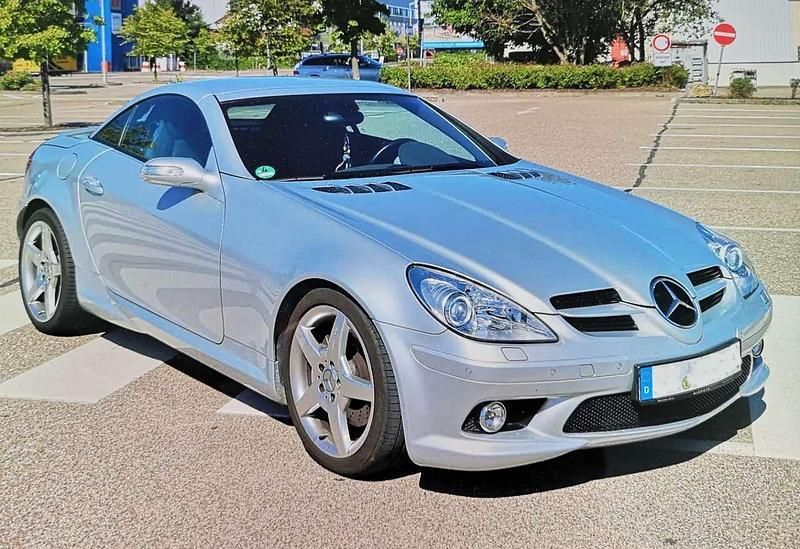 Silber Gebraucht 2005 Mercedes SLK350 Cabrio | 20.500 € - Bild 1/4