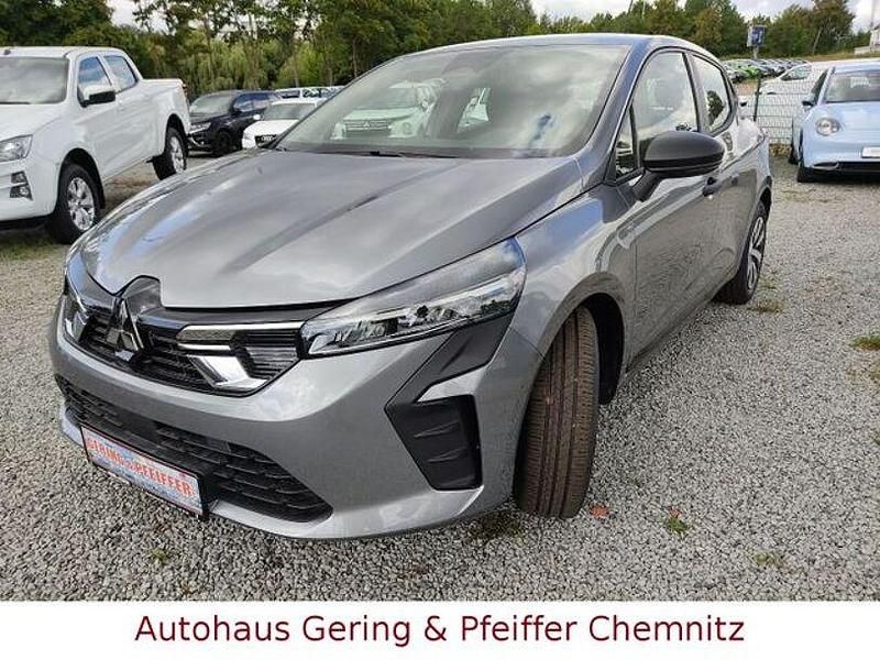 Neu Mitsubishi Colt Basis 67 PS (49 kW) 2025 Schwarz Limousine