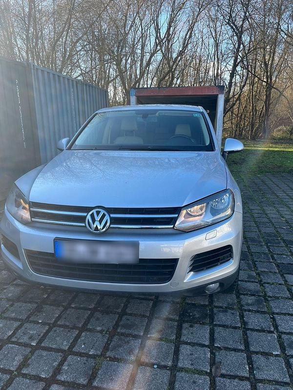 Grau Gebraucht 2014 VW Touareg Terrain Tech SUV | 13.000 € (Guter Preis) - Bild 1/4