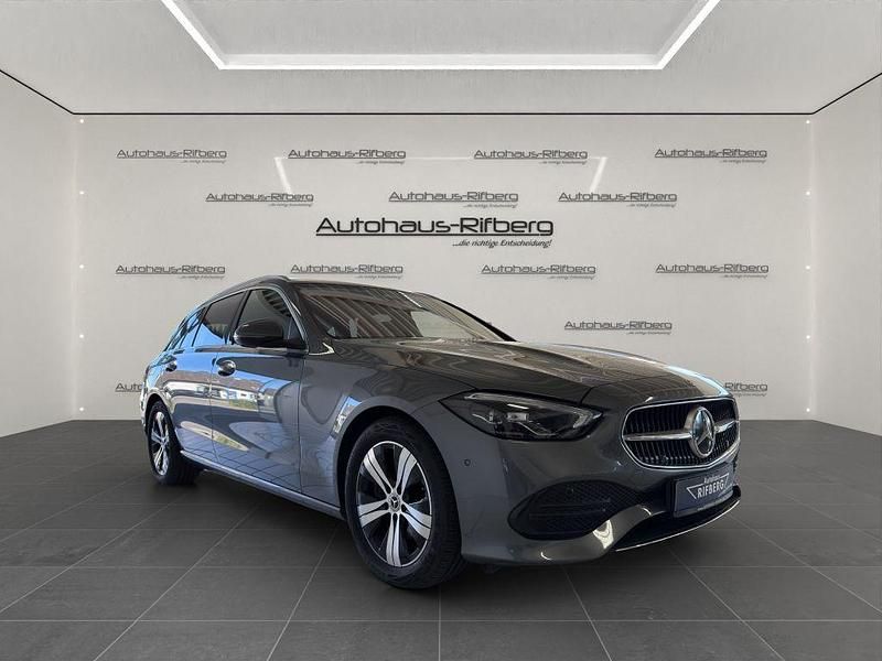 Gebraucht Mercedes C200 Avantgarde 204 PS (150 kW) 2023 Grau Limousine
