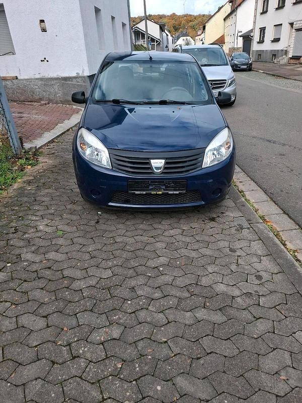 Blau Gebraucht 2009 Dacia Sandero Limousine | 800 € (Superpreis) - Bild 1/4