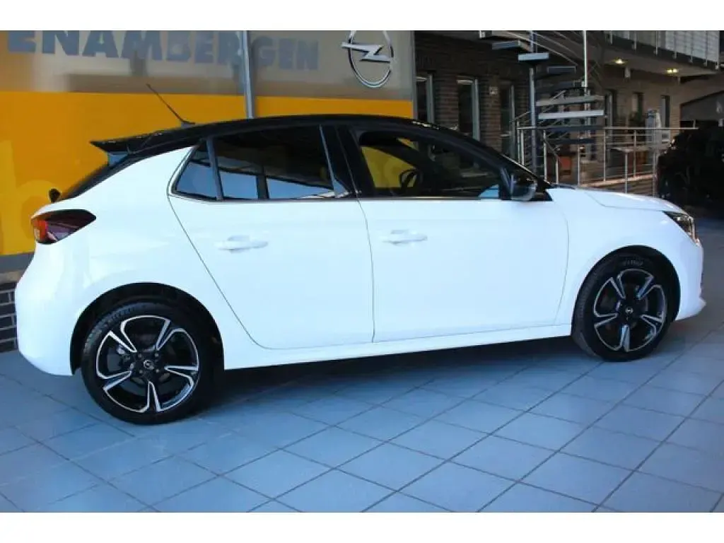 Gebraucht Opel Corsa Ultimate 131 PS (96 kW) 2022 Jade weiss/arktis weiss (metallic) Kleinwagen