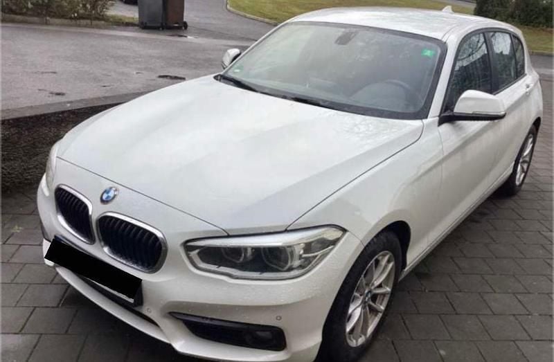Gebraucht BMW 120 Advantage 190 PS (139 kW) 2016 Weiß Kleinwagen