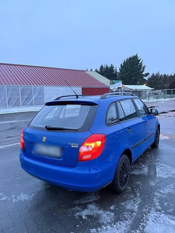 Gebraucht Skoda Fabia 65 PS (47 kW) 2010 Blau Kombi