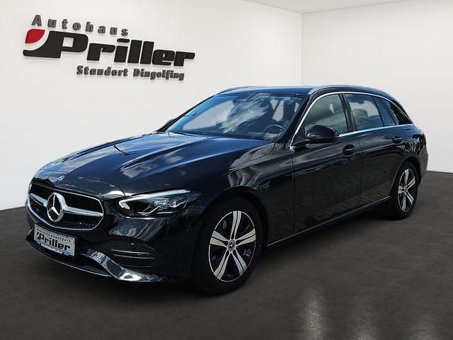 Obsidianschwarz metalliclack Gebraucht 2022 Mercedes C200 Kombi | 34.900 € (Etwas zu teuer) - Bild 1/4
