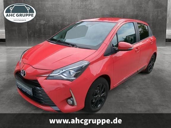 Rot Gebraucht 2020 Toyota Yaris Team Kleinwagen | 12.990 € (Guter Preis) - Bild 1/4