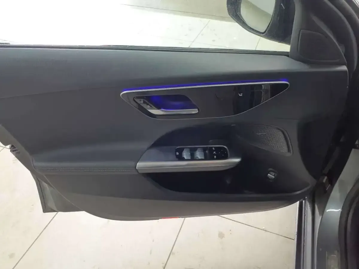 Gebraucht Mercedes C220 Avantgarde 200 PS (147 kW) 2023 Selenitgrau metallic Kombi