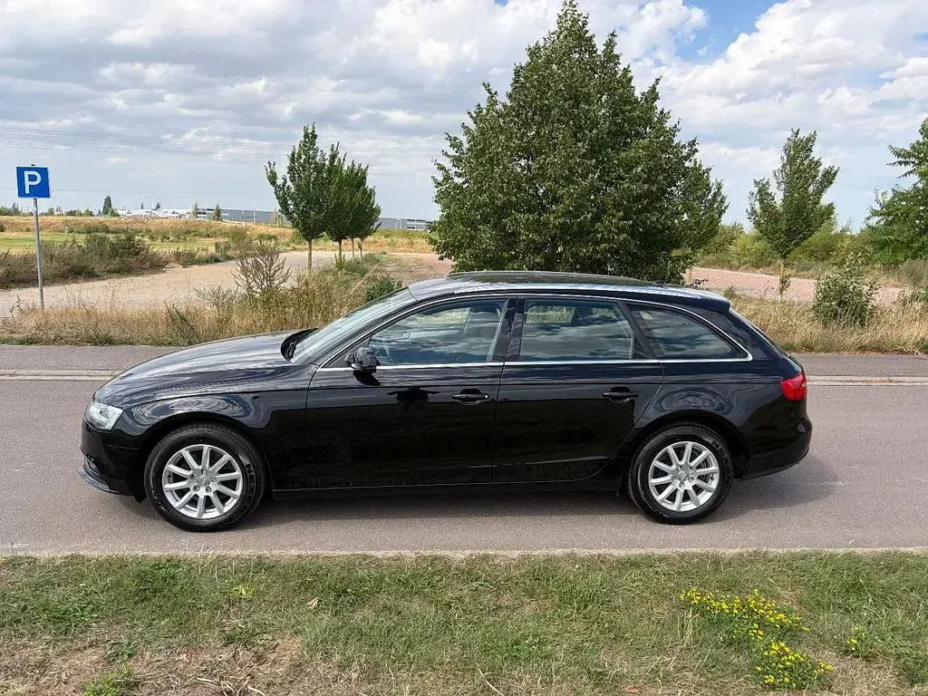 Gebraucht Audi A4 Attraction 150 PS (110 kW) 2015 Schwarz Kombi