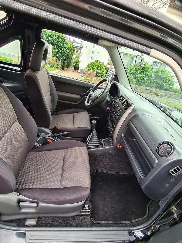 Gebraucht Suzuki Jimny 85 PS (62 kW) 2009 Schwarz SUV
