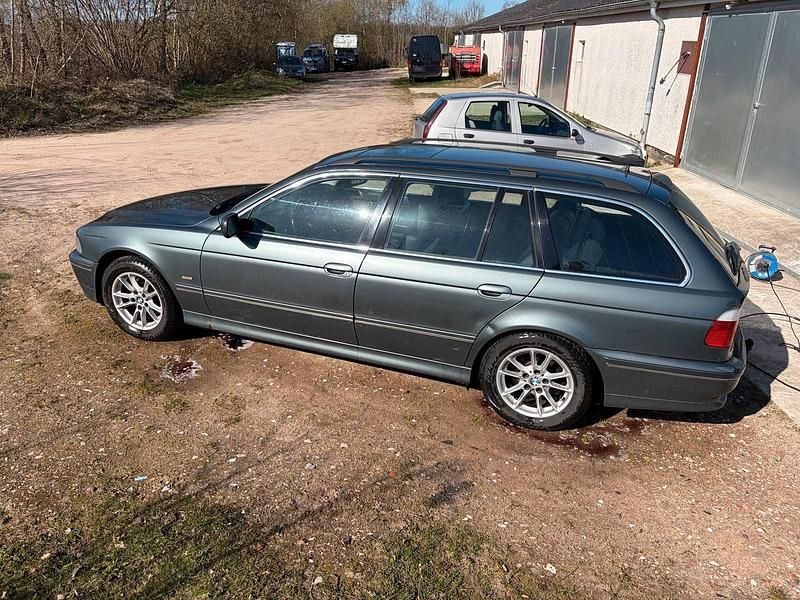 Gebraucht BMW 525 192 PS (141 kW) 2003 Grau Kombi