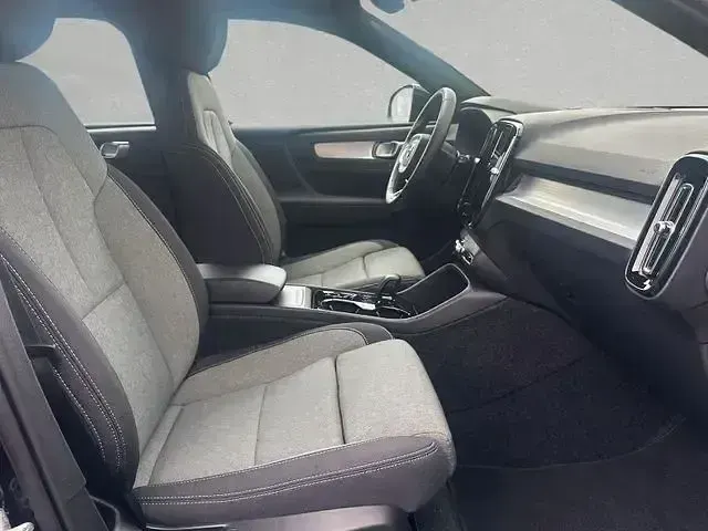 Gebraucht Volvo XC40 Plus 197 PS (144 kW) 2025 Schwarz SUV