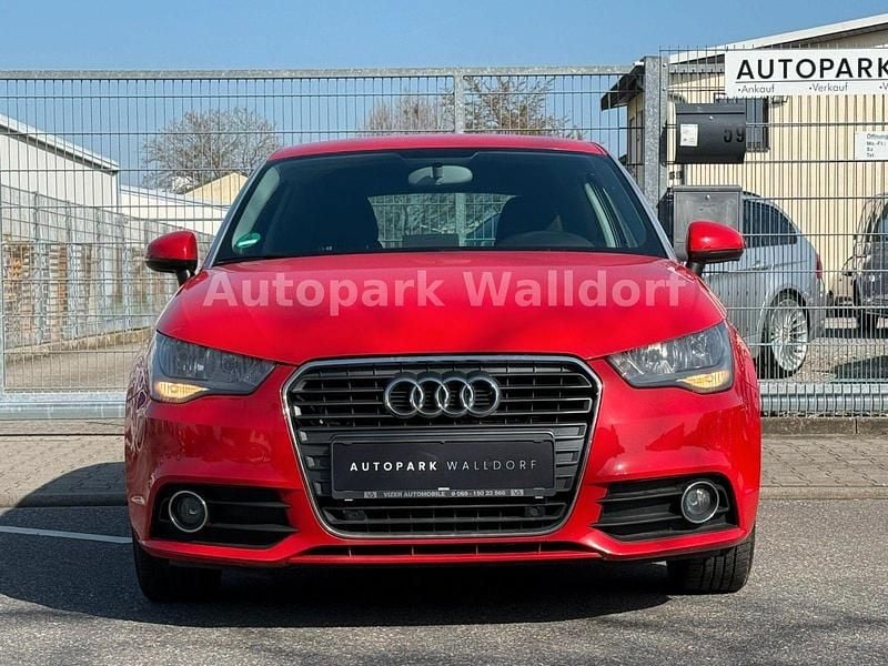 Gebraucht Audi A1 Attraction 122 PS (89 kW) 2010 Rot Kleinwagen