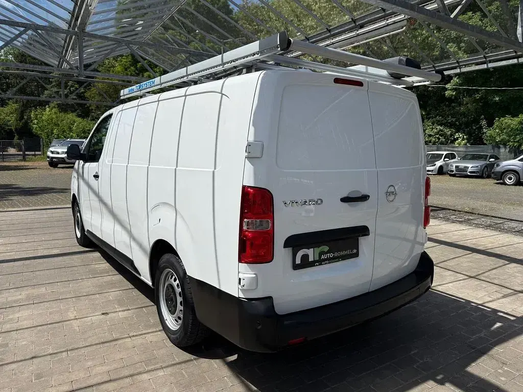Gebraucht Opel Vivaro Edition 122 PS (89 kW) 2022 Weiß Van / Kleinbus