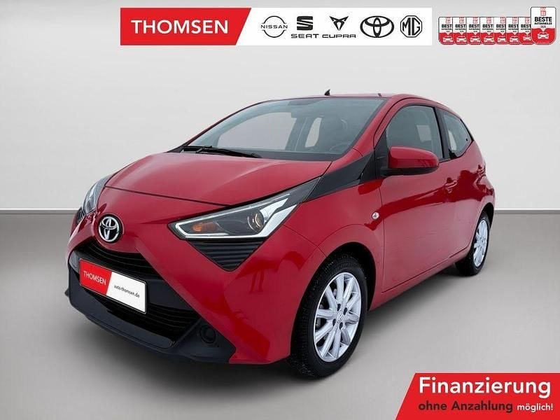 Vulcanorot Gebraucht 2021 Toyota Aygo X-play Kleinwagen | 10.785 € (Fairer Preis) - Bild 1/3