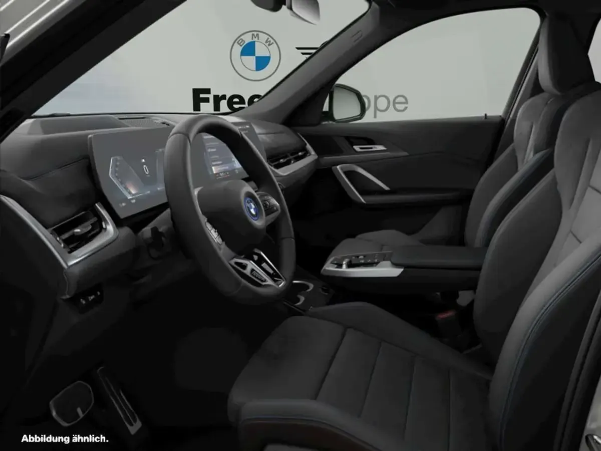 Gebraucht BMW iX1 Luxury Line 230 kW (313 PS) 2023 Weiß SUV