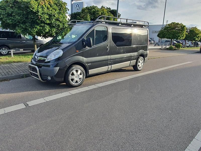 Schwarz Gebraucht 2013 Opel Vivaro Van | 6.499 € (Teuer) - Bild 1/4