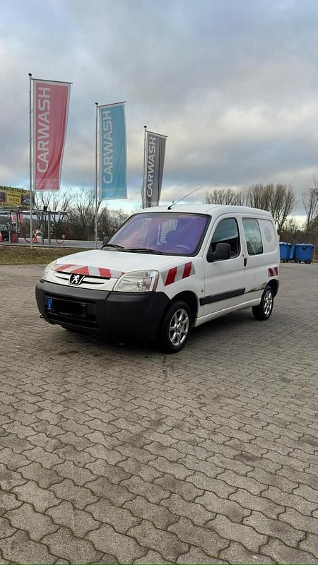 Gebraucht Peugeot Partner 75 PS (55 kW) 2009 Weiß Van / Kleinbus