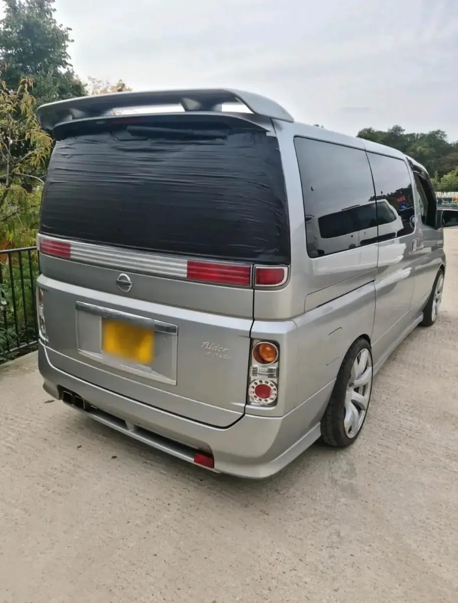 Gebraucht Nissan Elgrand 240 PS (176 kW) 2005 Silber Van / Kleinbus
