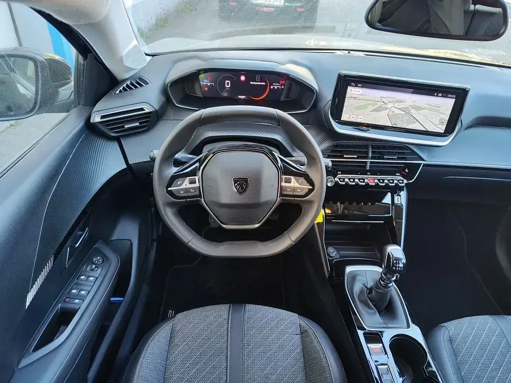 Gebraucht Peugeot 208 Allure 101 PS (74 kW) 2025 Schwarz Kleinwagen