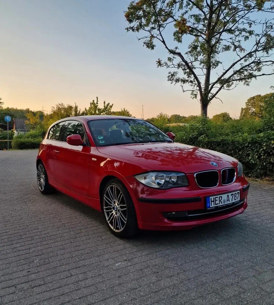Gebraucht BMW 120 120 PS (88 kW) 2010 Rot Kleinwagen
