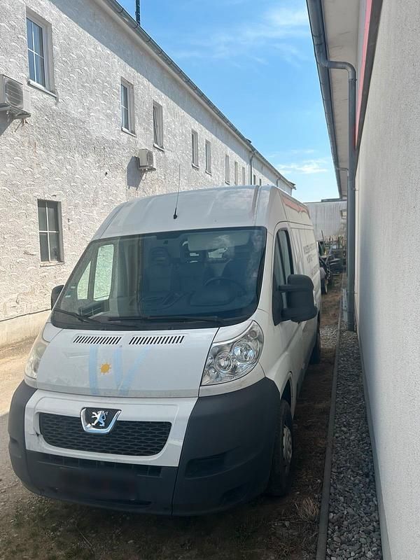 Gebraucht Peugeot Boxer 131 PS (96 kW) 2013 Weiß Van