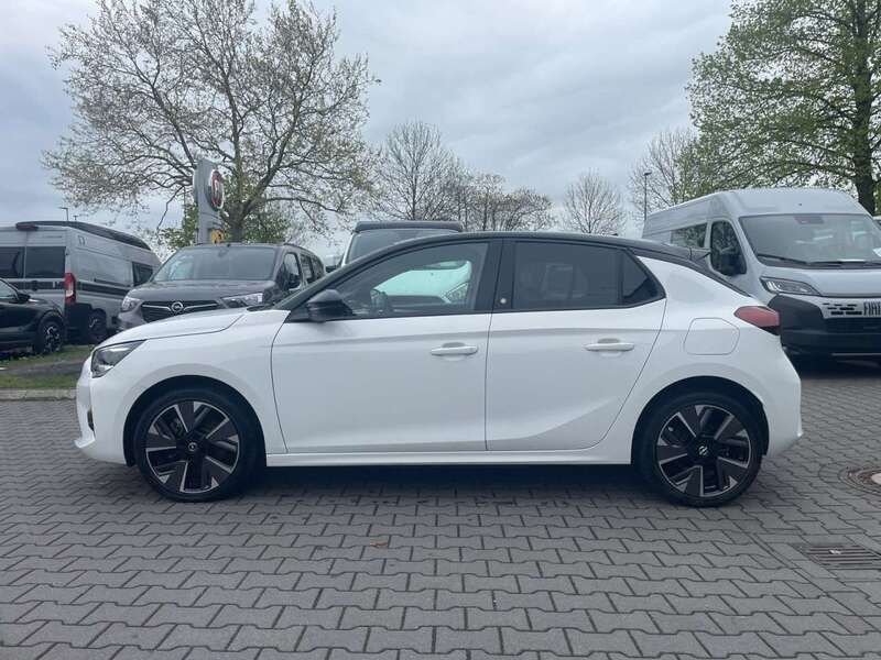 Gebraucht Opel Corsa-e GS Line 100 kW (136 PS) 2021 Arktis weiß Kleinwagen