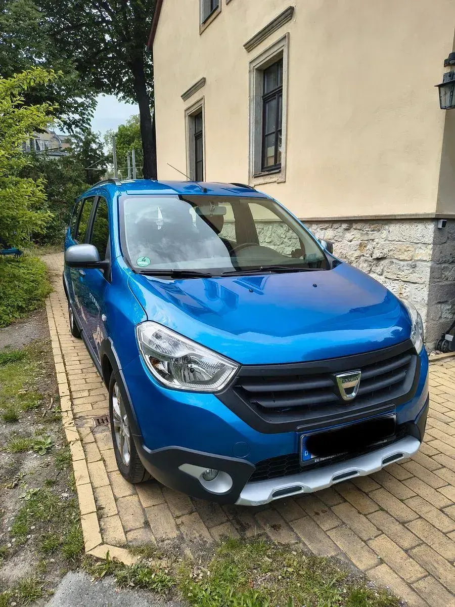 Używany Dacia Lodgy Stepway 109 KM (80 kW) 2016 Niebieski Minivan