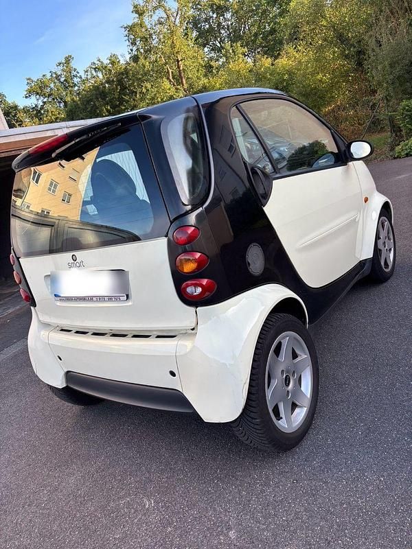 Weiß Gebraucht 2005 Smart ForTwo Coupé Pulse Coupé | 999 € (Superpreis) - Bild 1/4