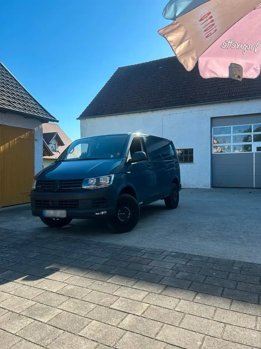Gebraucht VW Transporter 150 PS (110 kW) 2019 Grün Van