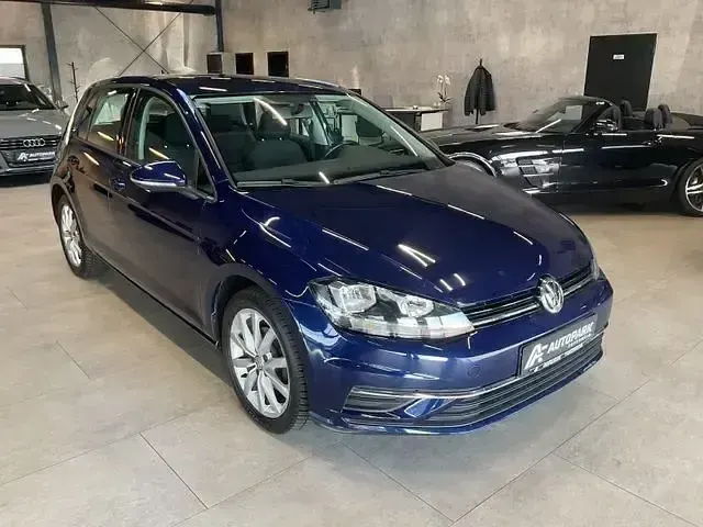 Gebraucht VW Golf VII Comfortline 130 PS (95 kW) 2017 Andere Limousine