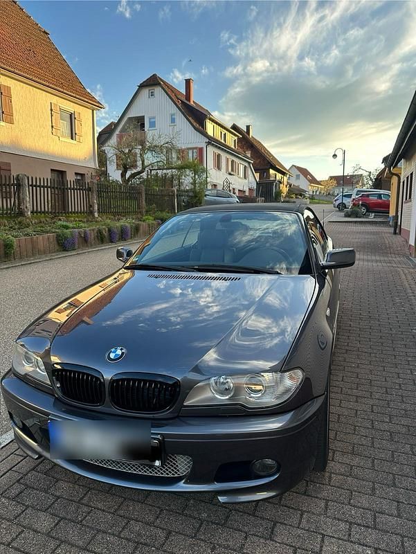 Grau Gebraucht 2006 BMW 318 Cabriolet Cabrio | 9.850 € (Etwas zu teuer) - Bild 1/4