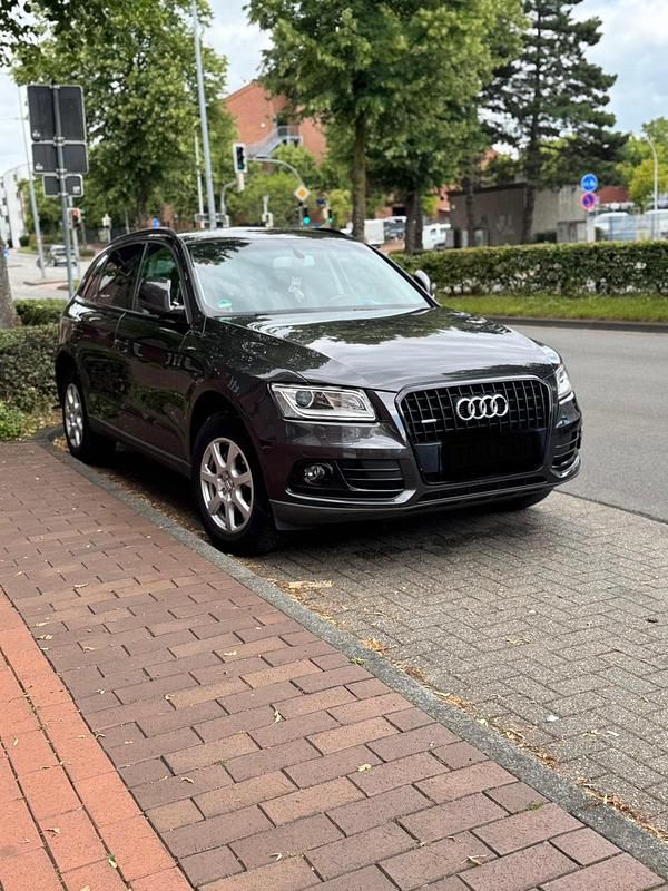 Grau Gebraucht 2014 Audi Q5 SUV | 16.000 € (Guter Preis) - Bild 1/4