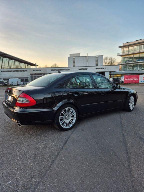 Gebraucht Mercedes E200 184 PS (135 kW) 2008 Schwarz Limousine