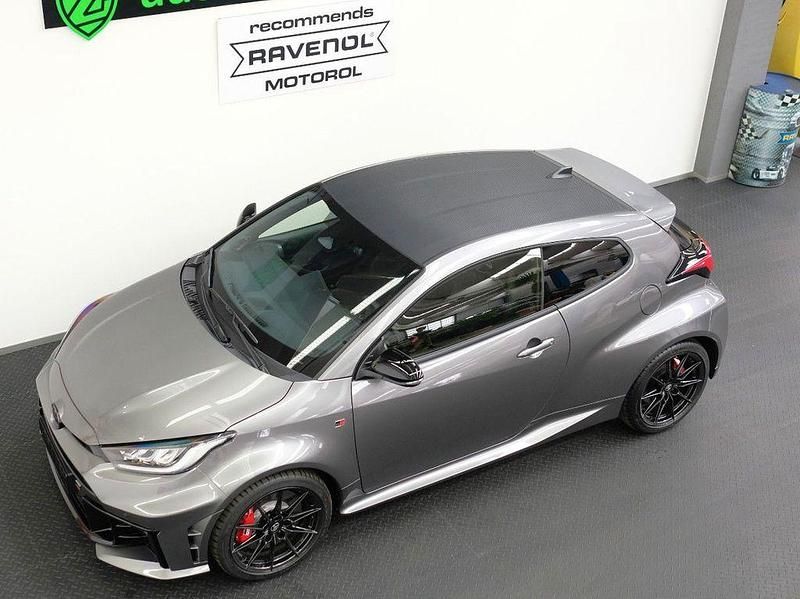 Grau Neu 2025 Toyota Yaris Coupé | 48.770 € (Guter Preis) - Bild 1/4