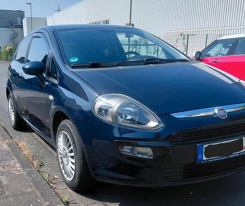 Blau Gebraucht 2011 Fiat Punto Evo Kleinwagen | 2.550 € (Guter Preis) - Bild 1/4