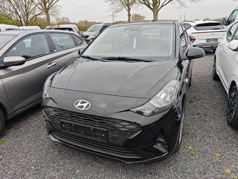 Gebraucht Hyundai i10 Select 63 PS (46 kW) 2025 Schwarz Kleinwagen