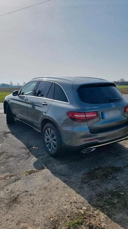 Gebraucht Mercedes GLC350 258 PS (189 kW) 2018 Grau SUV