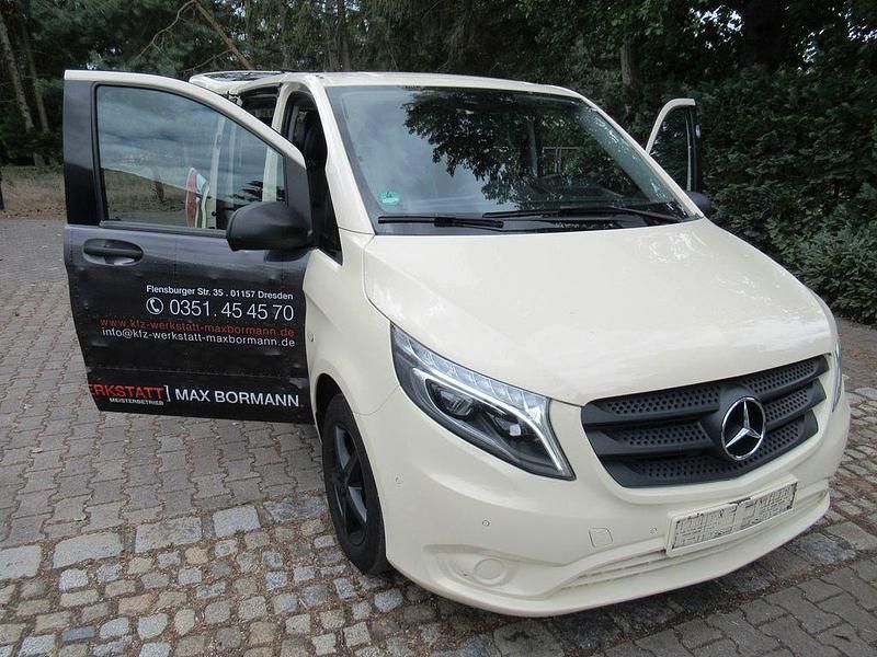 Gebraucht 2015 Mercedes Vito Van / Kleinbus | 16.199 € - Bild 1/4